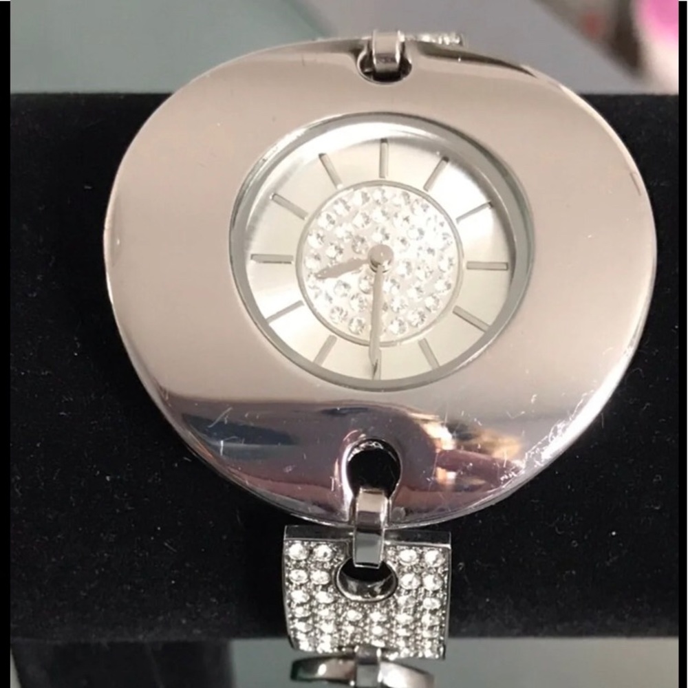 Beautiful bracelet fashion watch.